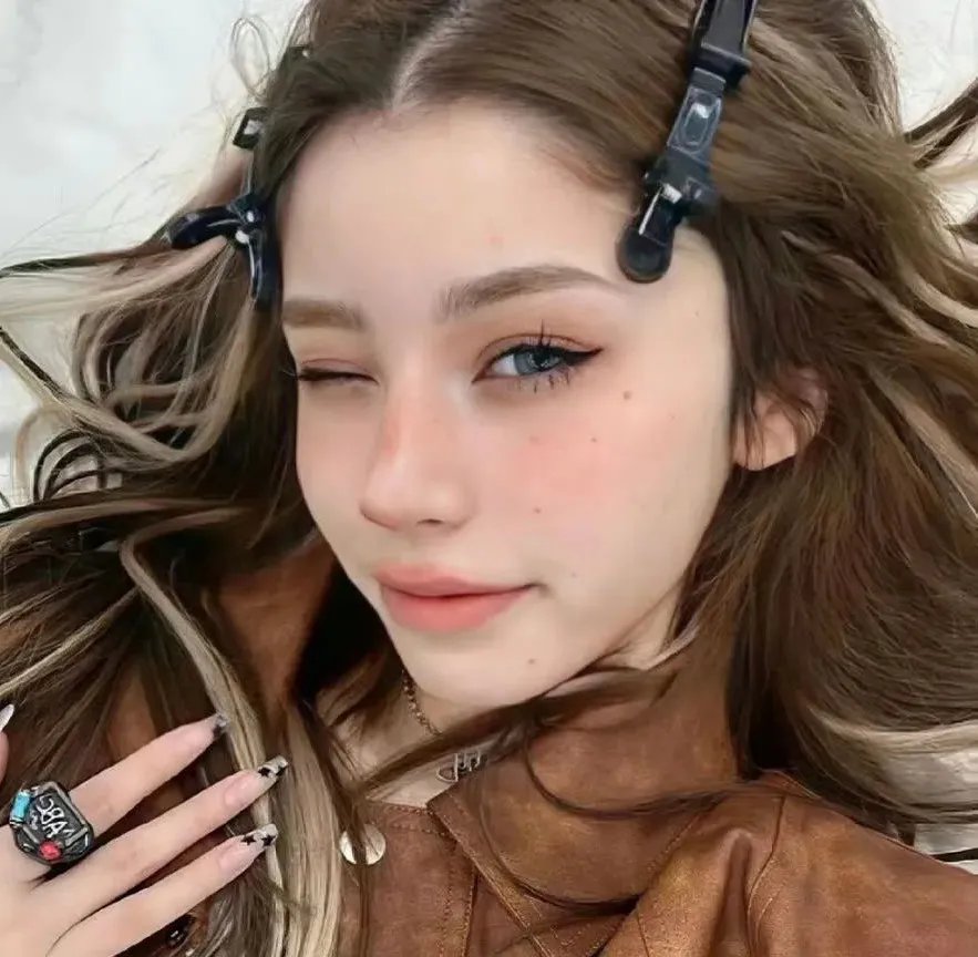 女孩大老板 海报