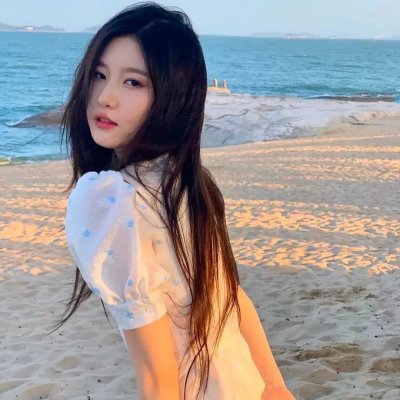 他夏天住在楼下 海报